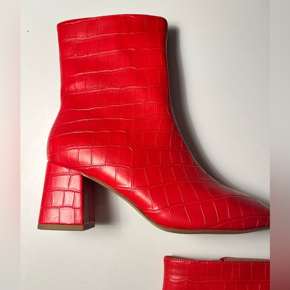 Journee Collection red ankle boots Size 8